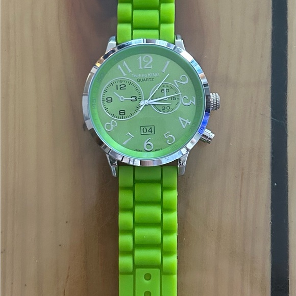 Large oversized men’s or woman’s watch - Picture 3 of 10